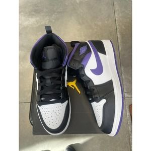 Jordan 1 Mid Dark Iris SZ 2.5